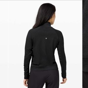 VEUC Engineered Warmth Half Zip sz 6 Black